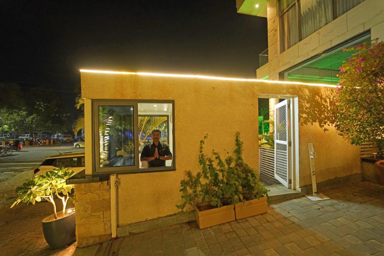 Pride Hotel Udaipur Bagian luar foto