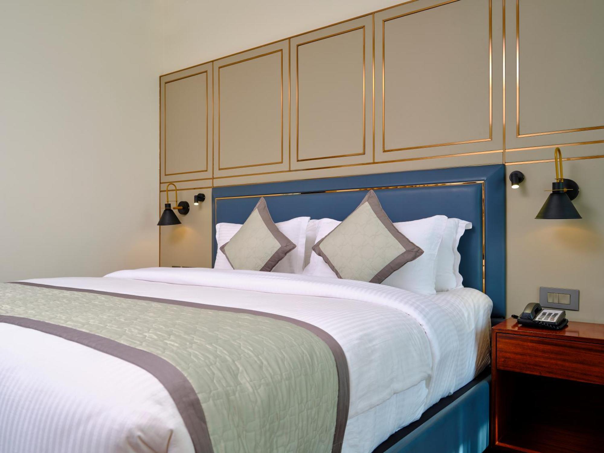Pride Hotel Udaipur Bagian luar foto